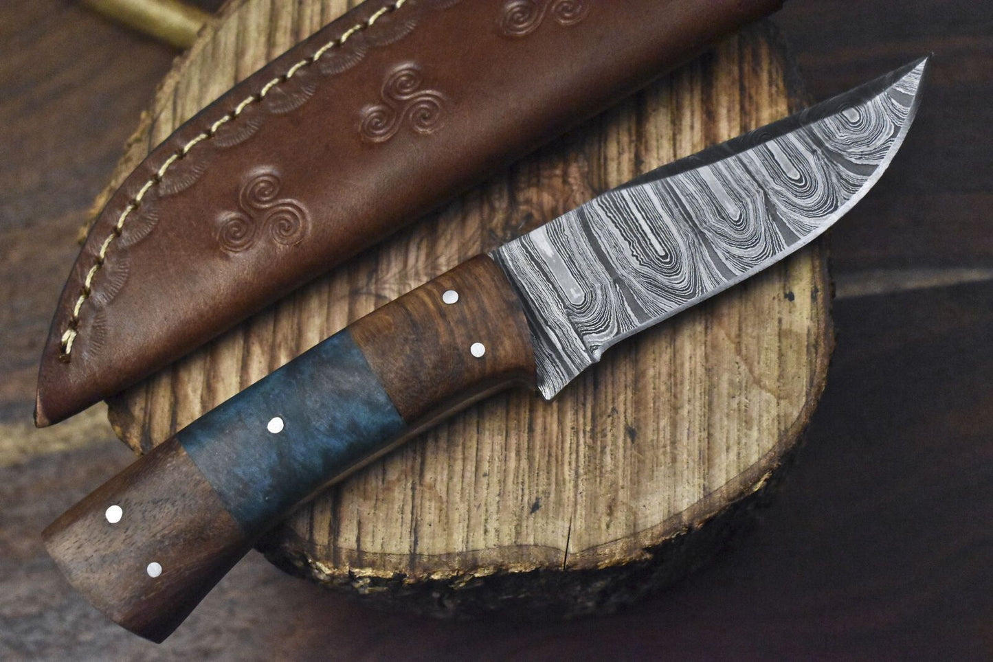 Custom Damascus Skinner Knife with Corain Handle and Wooden Bolster – Twist Pattern Hunting Blade