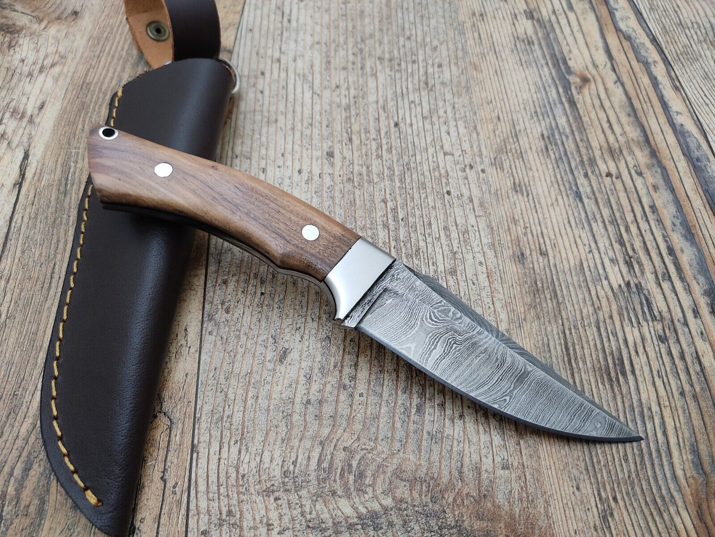 Custom Handmade Damascus Steel Bushcraft & Hunting Skinner Knife – Olive Wood Handle with Leather Sheath