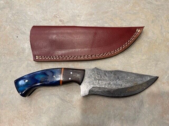 Damascus Tracker Survival Knife with Blue Wood & Carbon Fiber Handle – Leather Sheath
