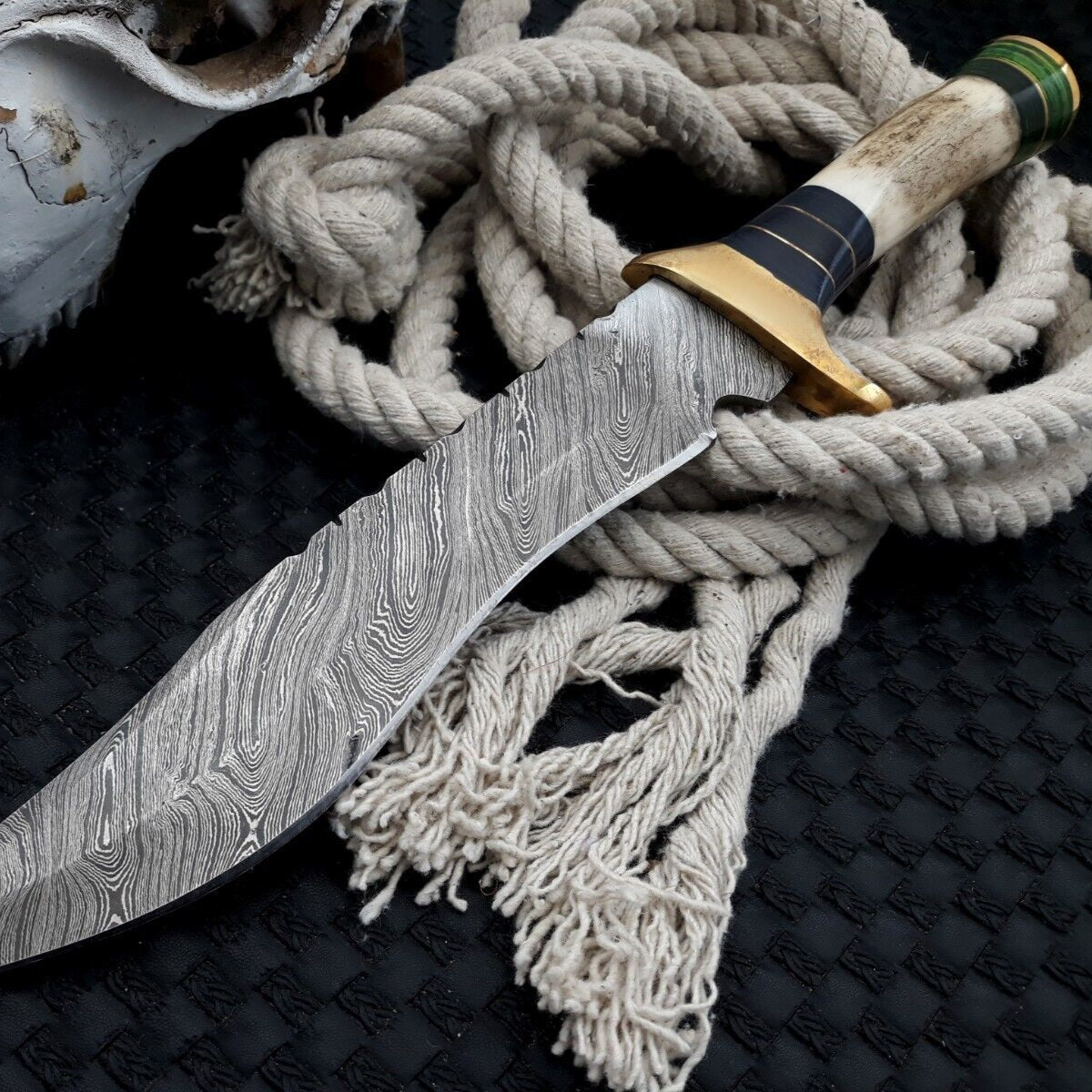 Handmade Damascus Bowie Knife Deer Antler Handle Bowie Hunting Camp Knife