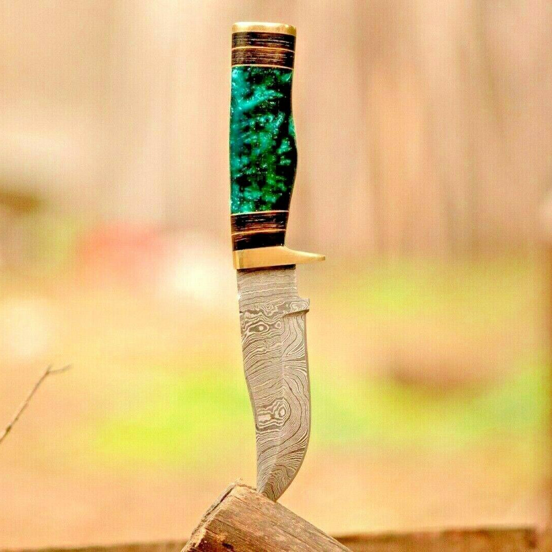 Handmade Damascus Steel Bowie Knife – Resin & Brass Guard Handle, 8" Blade