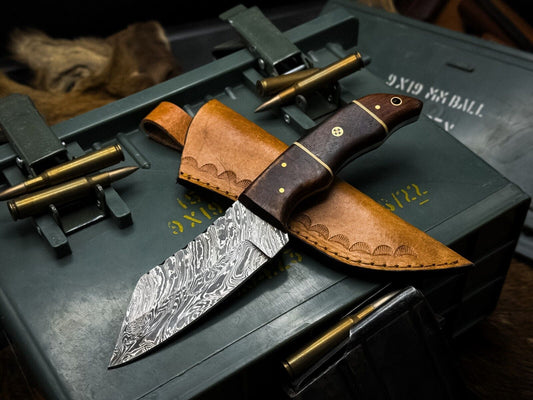 Handmade Damascus Steel Hunting Knife with Wood Handle and Cow Leather Sheath