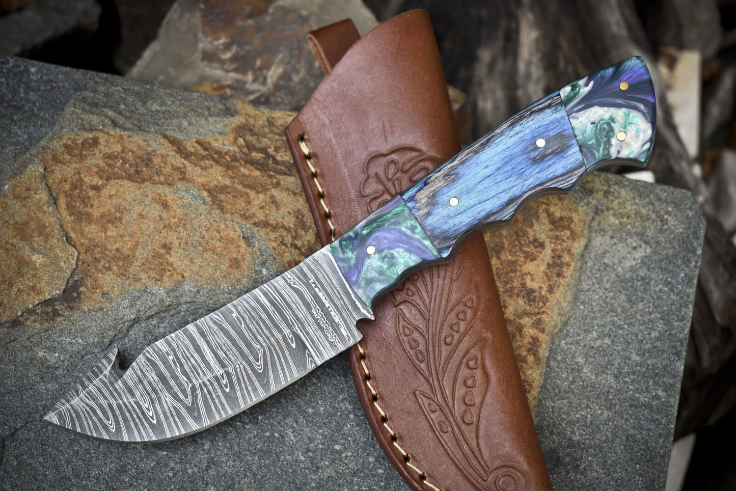 Twist Damascus Gut Hook Skinner Knife with Hardwood Handle and Leather Sheath
