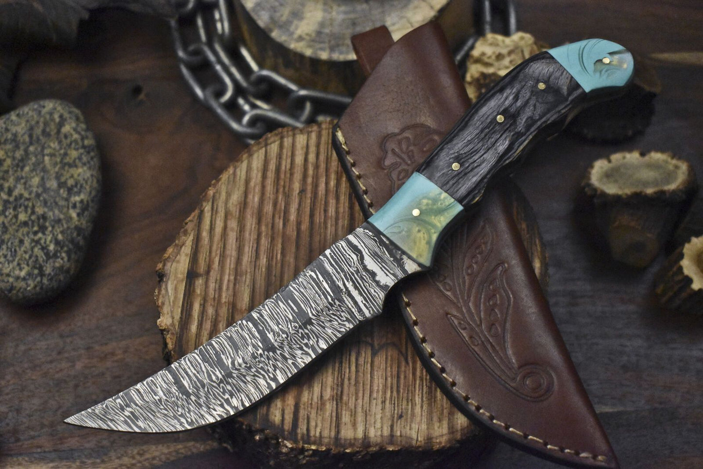 Twist Damascus Skinner Knife Hardwood Handle Custom Forged Survival Tool