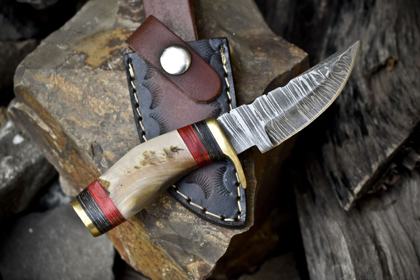 Twist Damascus Skinner Knife with Ram's Horn Handle | Hand Forged Hiking & Hunting Knife