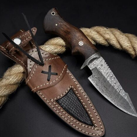 10" Damascus Bowie Knife Damascus Steel Knife with Walnut Wood Handle & Leather Sheath