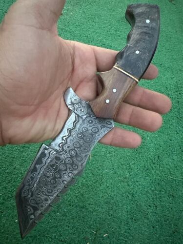 10" Handmade Damascus Steel Tanto Tracker Knife – Full Tang Hunting Fixed Blade with Ram Horn Handle & Leather Sheath