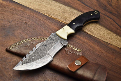 10" Handmade Damascus Steel Tracker Knife – Full Tang Blade with Bull Horn Handle & Leather Sheath