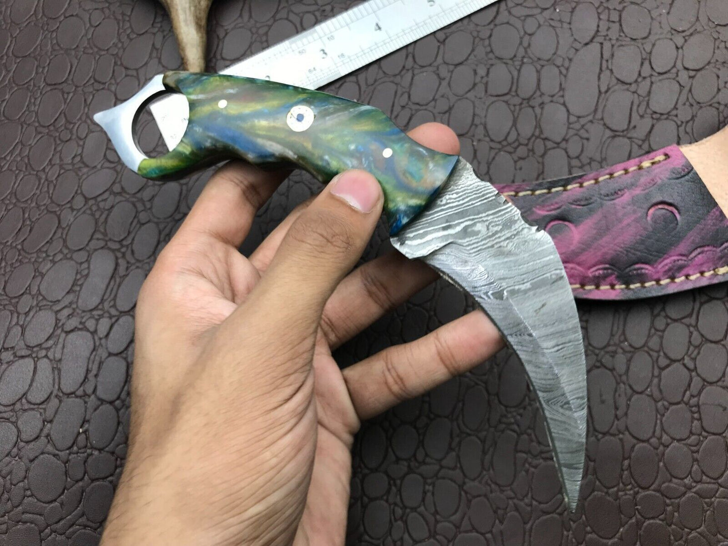 Handmade Best Damascus Karambit Knife Full Tang Damascus Steel Karambit with Resin Handle