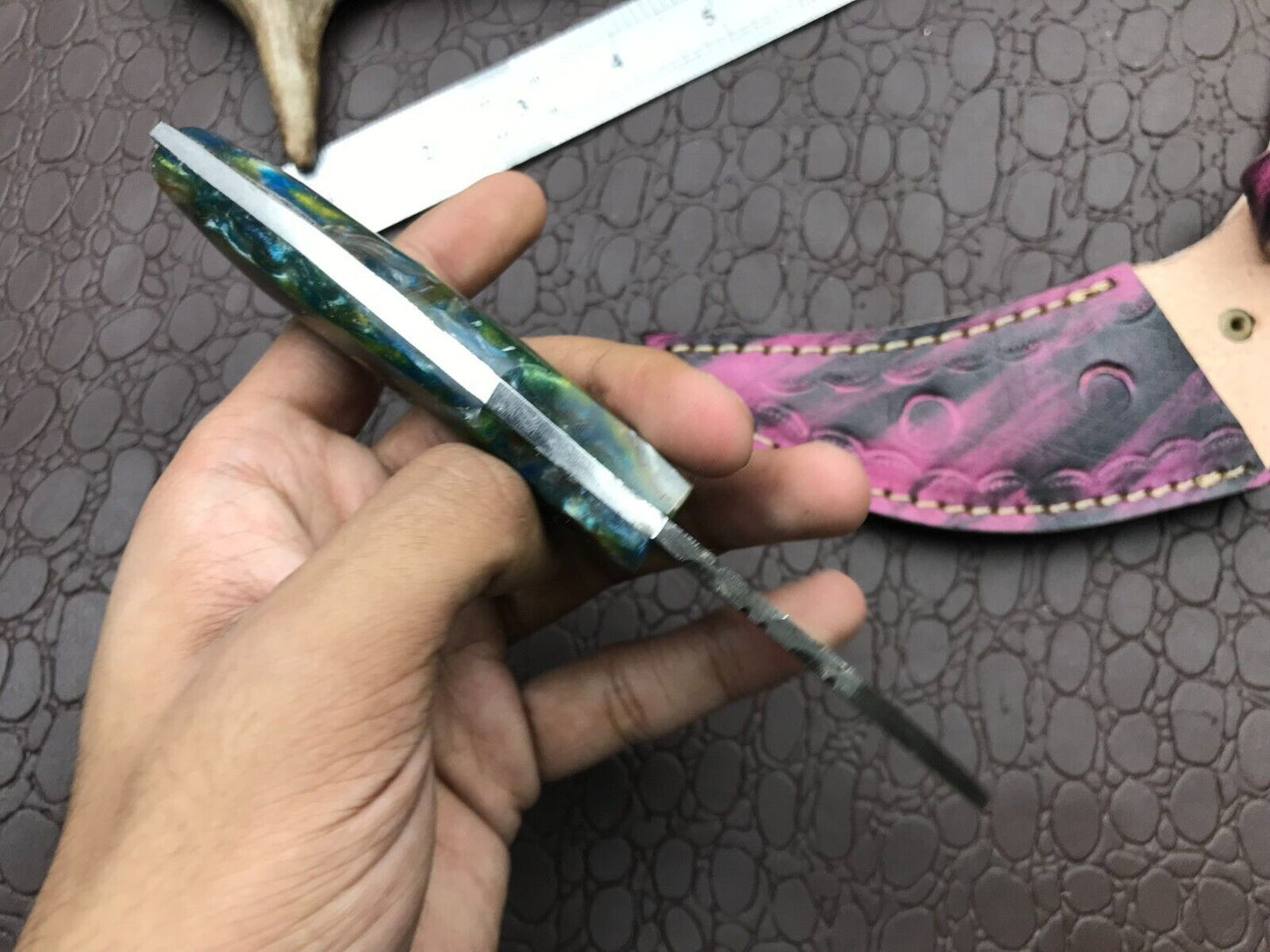 Handmade Best Damascus Karambit Knife Full Tang Damascus Steel Karambit with Resin Handle