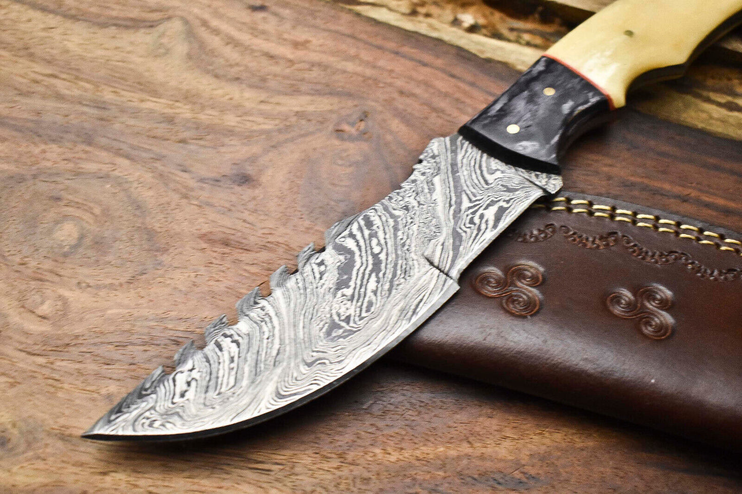 Handmade Damascus Tracker Knife – Full Tang Camping & Hunting Fixed Blade