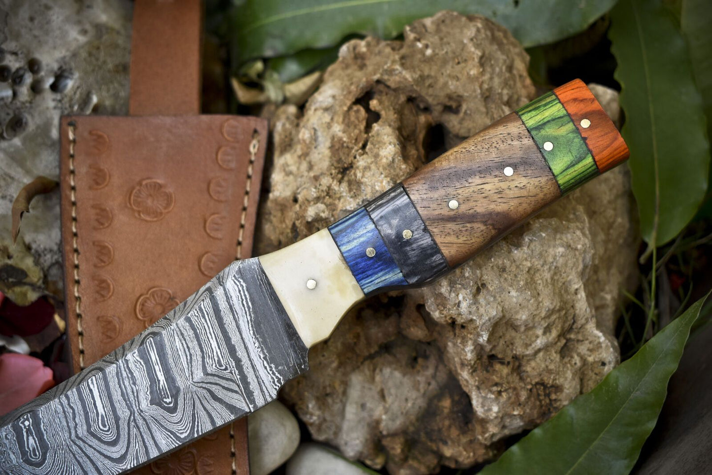 Hand Crafted Hunting Skinner Knife Twist Damascus Mixed Material Gift