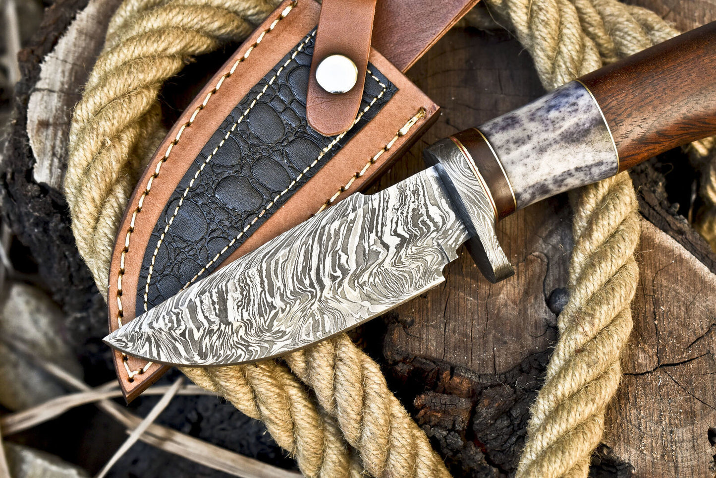 Unique Damascus Steel Skinner Knife Hard Wood Camping Damascus Guard