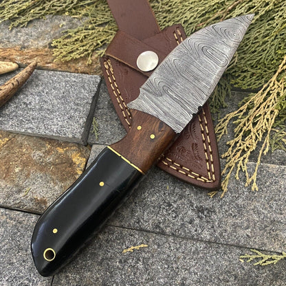 Damascus Steel Bowie Knife with Bull Horn & Wood Handle – 8" EDC Blade