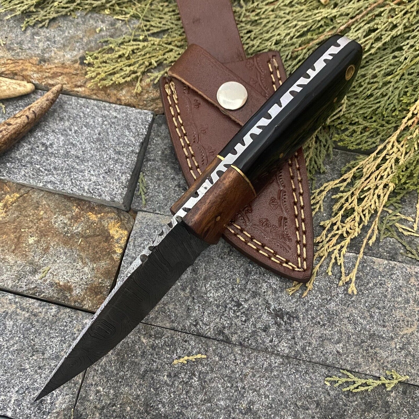 Damascus Steel Bowie Knife with Bull Horn & Wood Handle – 8" EDC Blade