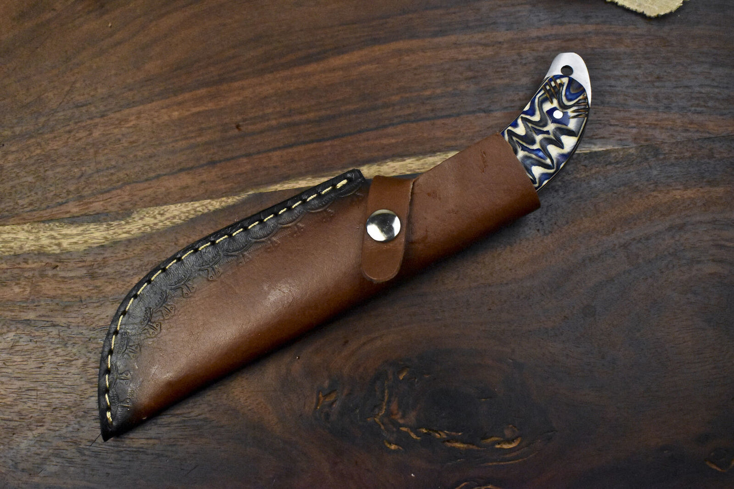Handmade Ladder Damascus Skinner Knife with Ash Wood Handle for Hunting