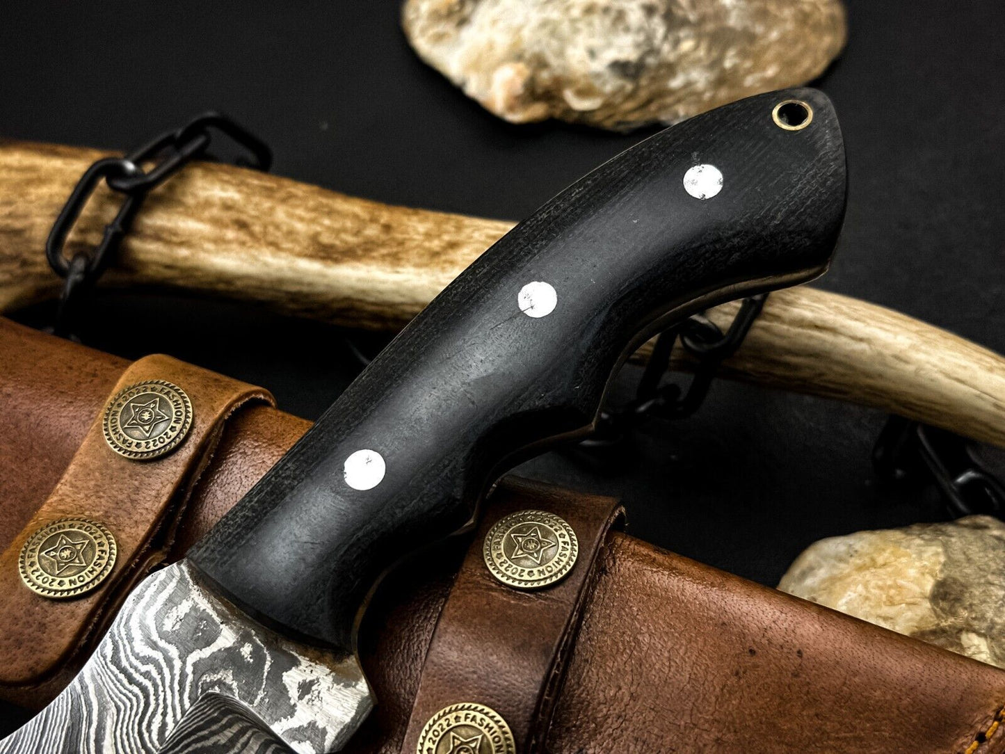 Handmade Damascus Hunting Knife – Micarta Handle & Leather Sheath