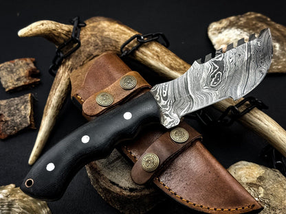Handmade Damascus Hunting Knife – Micarta Handle & Leather Sheath