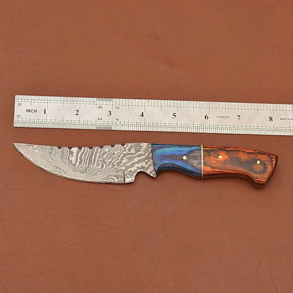 Hand Forged Damascus Skinner Knife with Wood Handle – Camping and Hunting Blade with Sheath