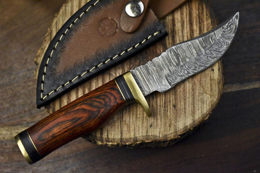 8" Handmade Twist Damascus Skinner Knife with Hardwood Handle and Brass Guard – Unique Hunting Blade
