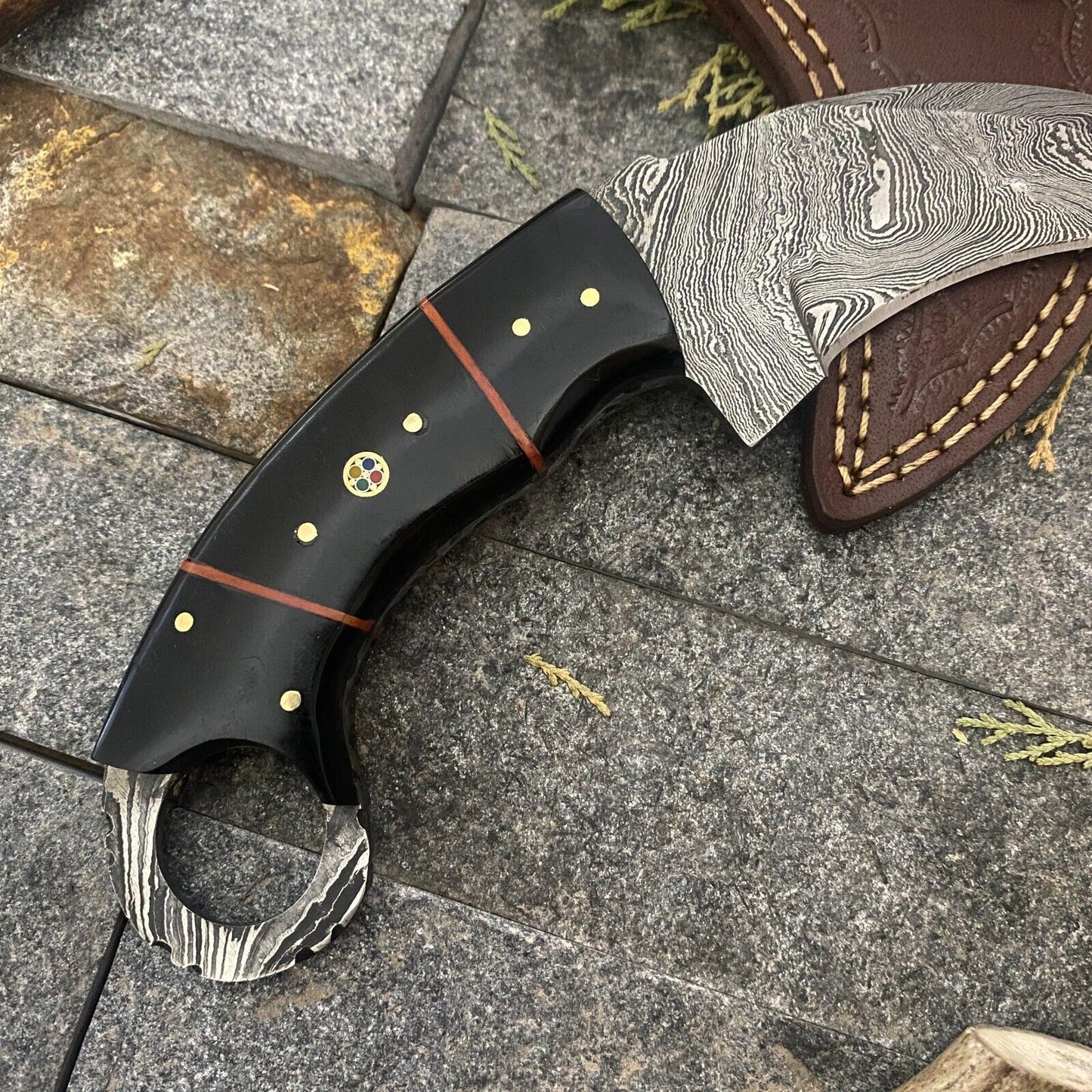 Damascus Karambit Bowie – 7" Handmade Hunting Knife with Bull Horn Handle & Leather Sheath