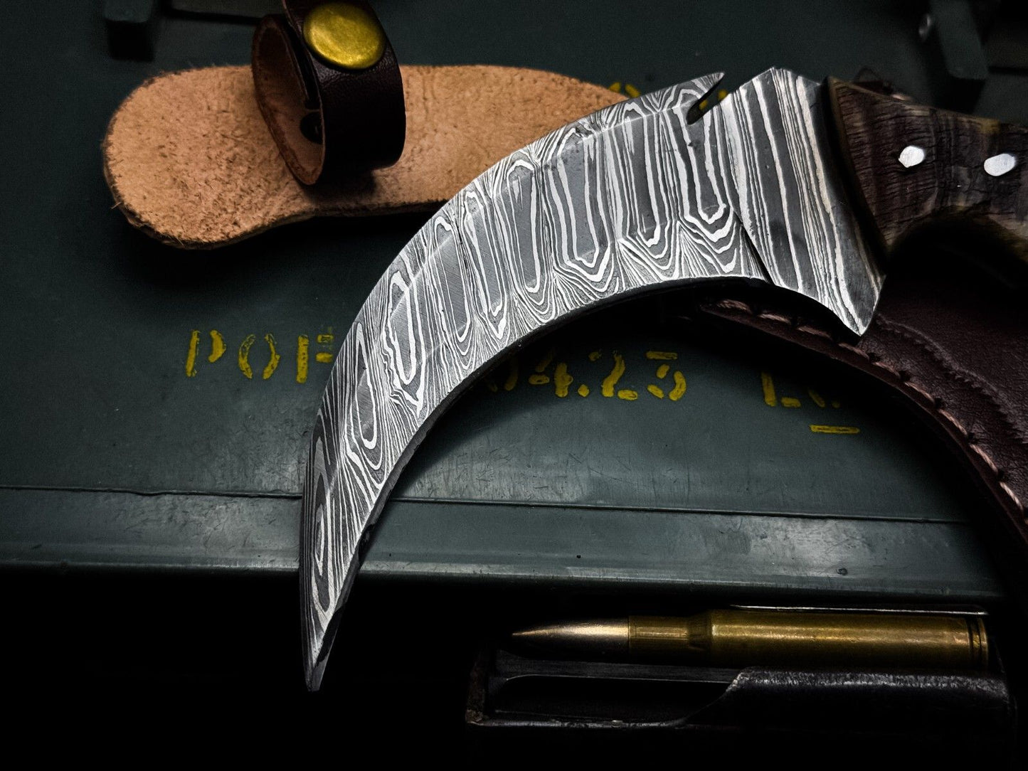 8” Handmade Damascus Karambit Knife Full Tang Damascus Steel with Horn Handle