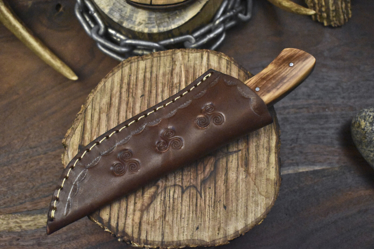 8" Custom Hand Forged Twist Damascus Skinner Knife with Hardwood Handle – Outdoor Hunting & Hiking Companion
