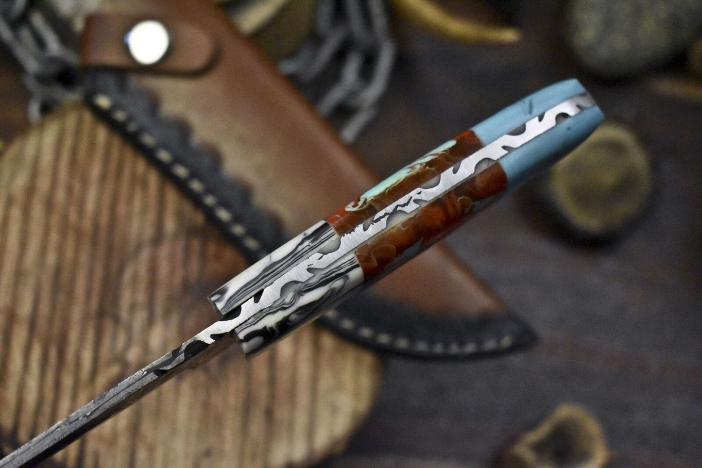 Twist Damascus Skinner Knife with Corian Handle and Micarta Bolster – Custom Forged Hunter’s Blade