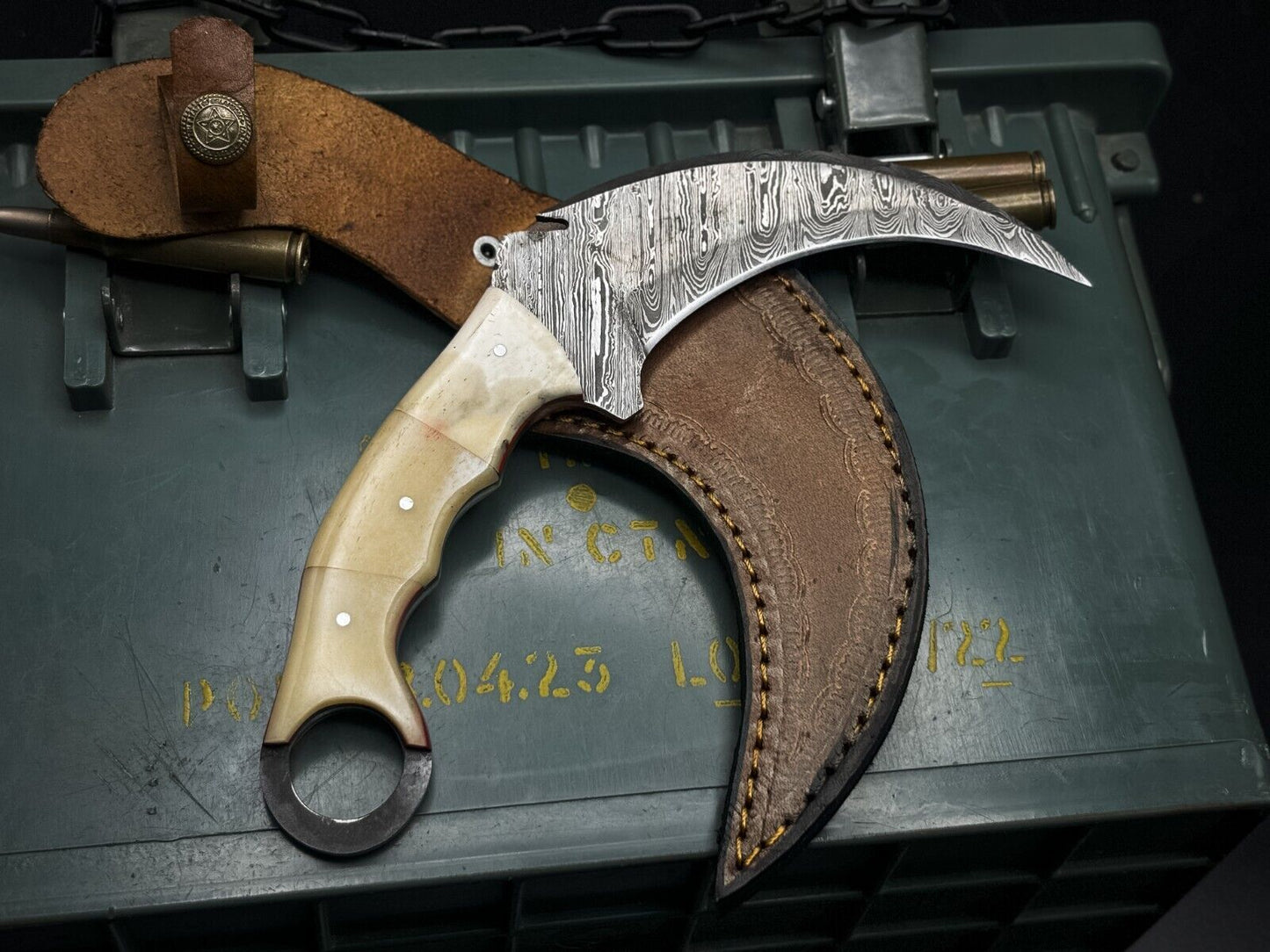8" Handmade Damascus Karambit Tactical Karambit Damascus steel knife with Bone Handle