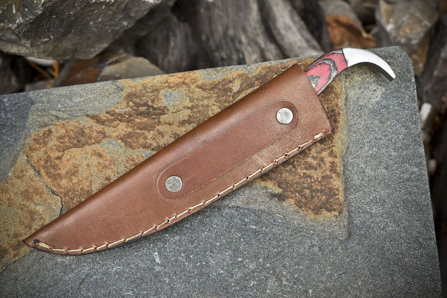 Hand Forged Damascus Skinner Knife Twist Pattern Hard Wood Outdoor Tool