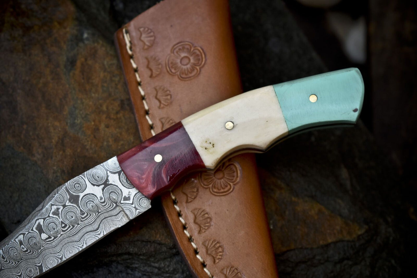 Compact Rain Drop Damascus Skinner Knife with Mixed Material Handle – Custom Handmade Hunting Blade