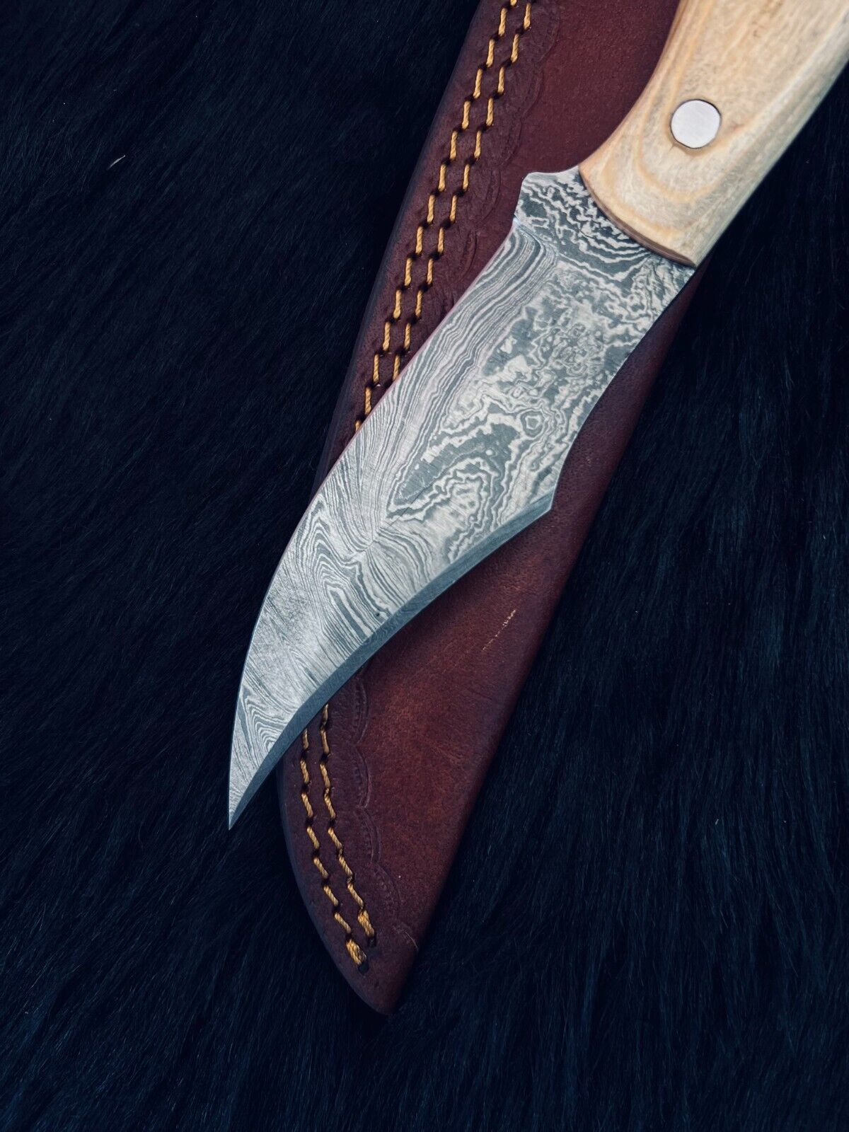 Heritage Forge 10.5 Inch Twist Damascus Steel Bowie Knife with Wood Handle