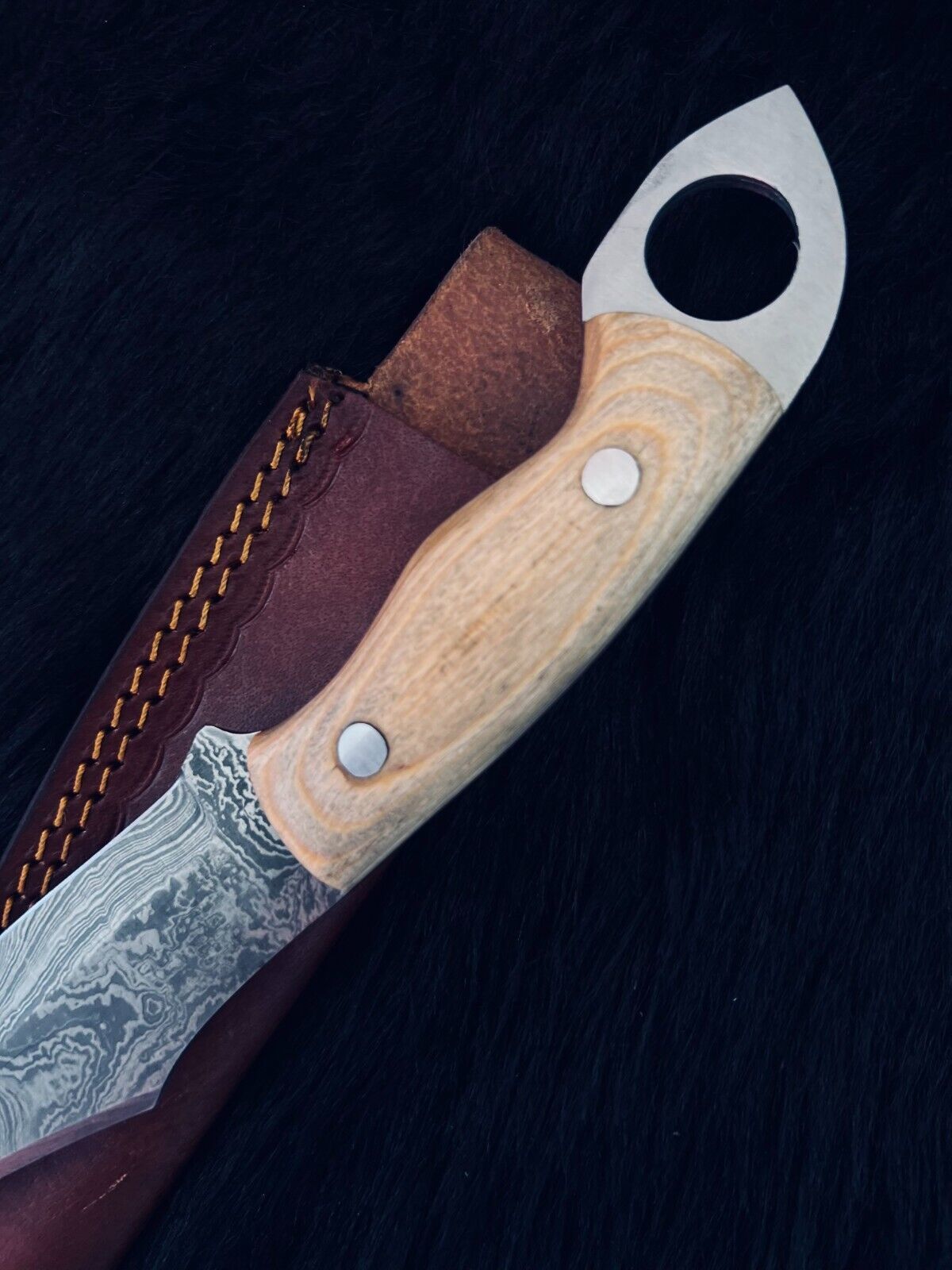 Heritage Forge 10.5 Inch Twist Damascus Steel Bowie Knife with Wood Handle