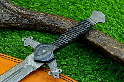 12.5 Inch Handmade Damascus Steel Hunting Bowie Dagger Knife with Hardwood Handle