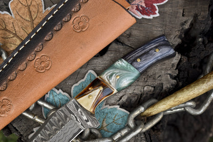 Custom Handmade Damascus Skinner Knife with Deer Horn Handle and Leather Sheath – Premium Damascus Steel Skinner Hunting Knife
