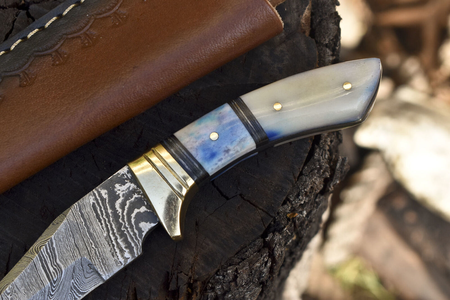 Hot Item Skinner Knife Twist Damascus Bone Brass Guard Outdoor Bushcraft w/ Leather Sheath