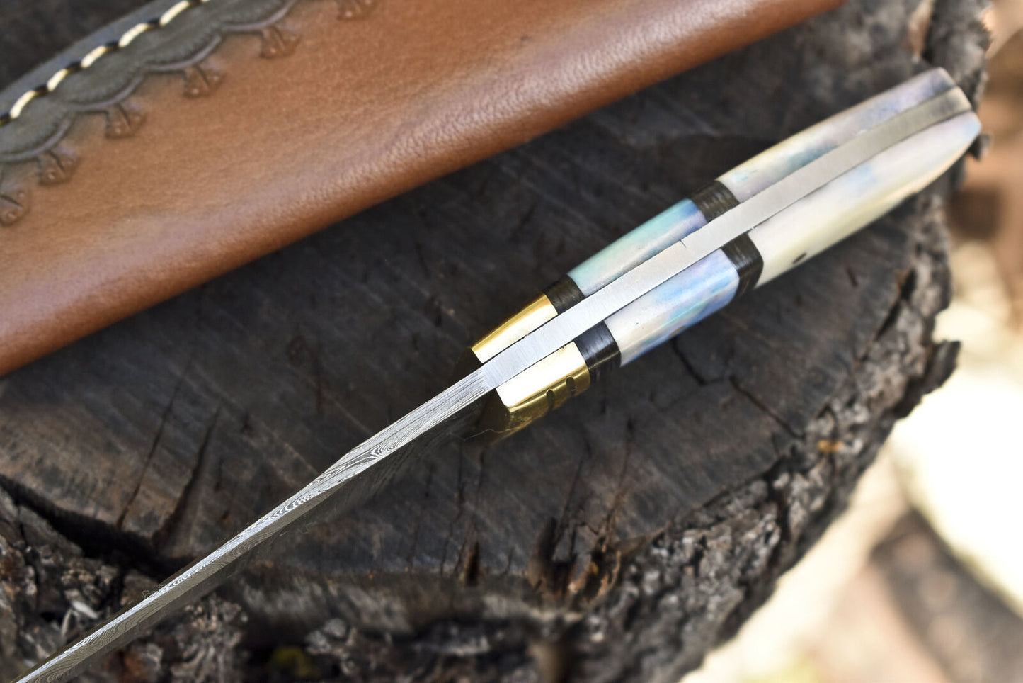 Hot Item Skinner Knife Twist Damascus Bone Brass Guard Outdoor Bushcraft w/ Leather Sheath