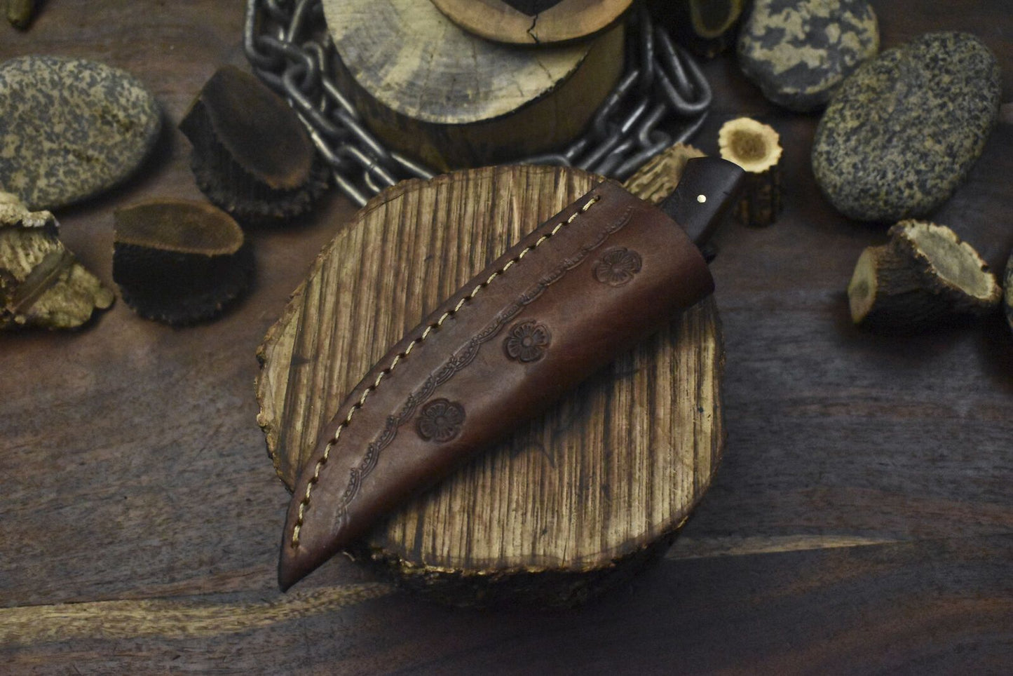 Forged Rain Drop Damascus Skinner Knife with Hard Wood Handle for Outdoor Hunting