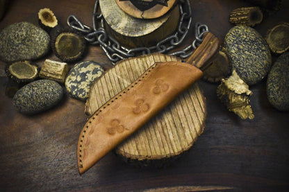 Handmade Damascus Skinner Knife Twist Pattern Walnut Wood Fishing Blade