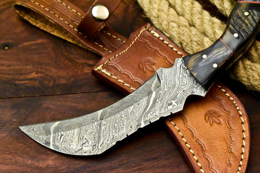 Handmade Damascus Karambit Twist Karambit Damascus Steel Knife With Ram’s Horn Handle