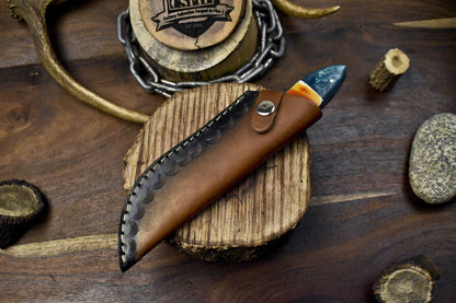 Twist Pattern Damascus Skinner Knife with Corian Handle – Hand Forged Custom Fixed Blade Hunting Knife
