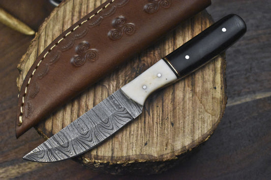 Twist Damascus Skinner Knife with Bull Horn Handle for Sports & Outdoor Use