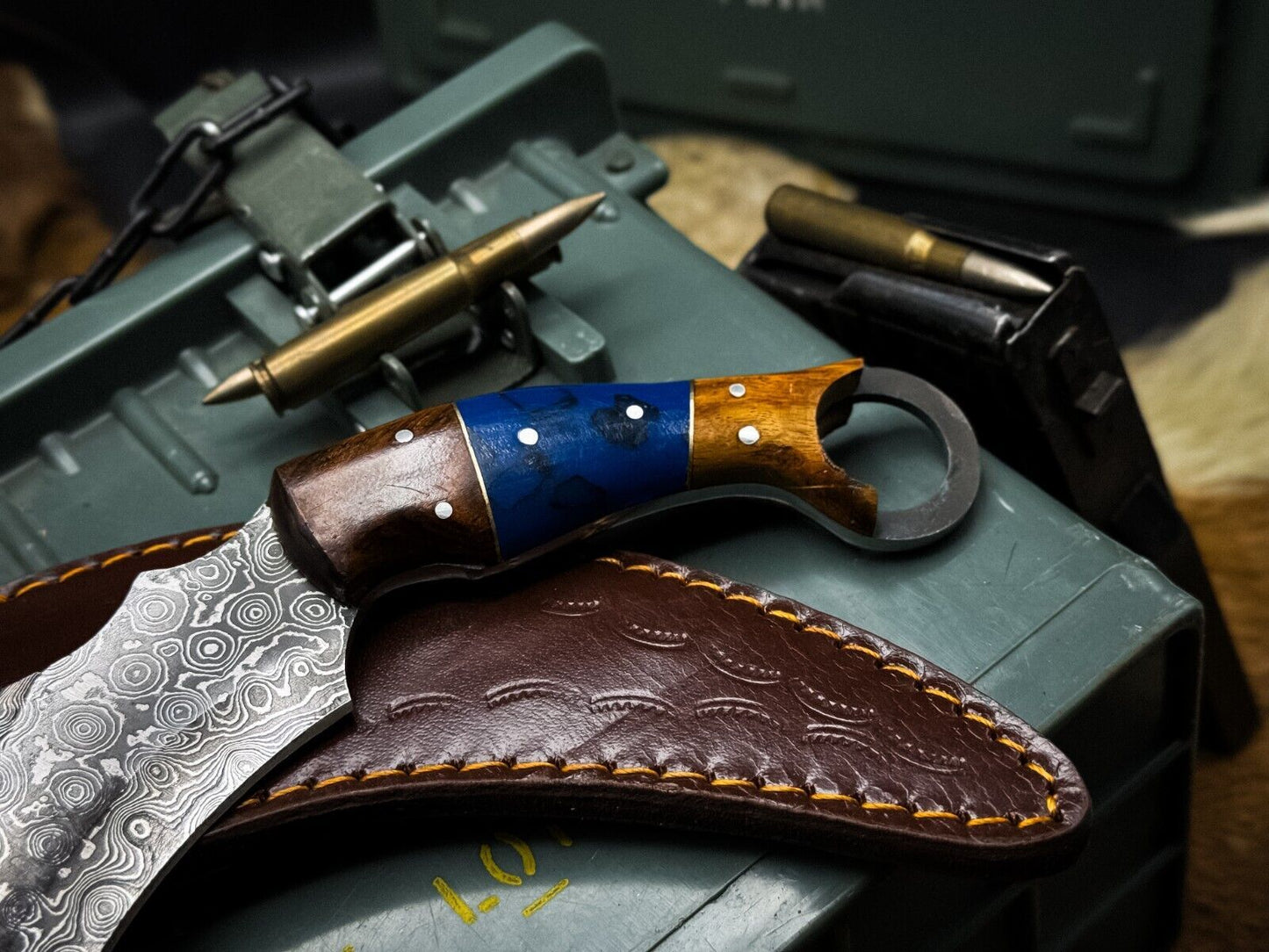 8" Handmade Damascus Karambit Knife Hunting knife Karambit With Sheath and Wood Handle