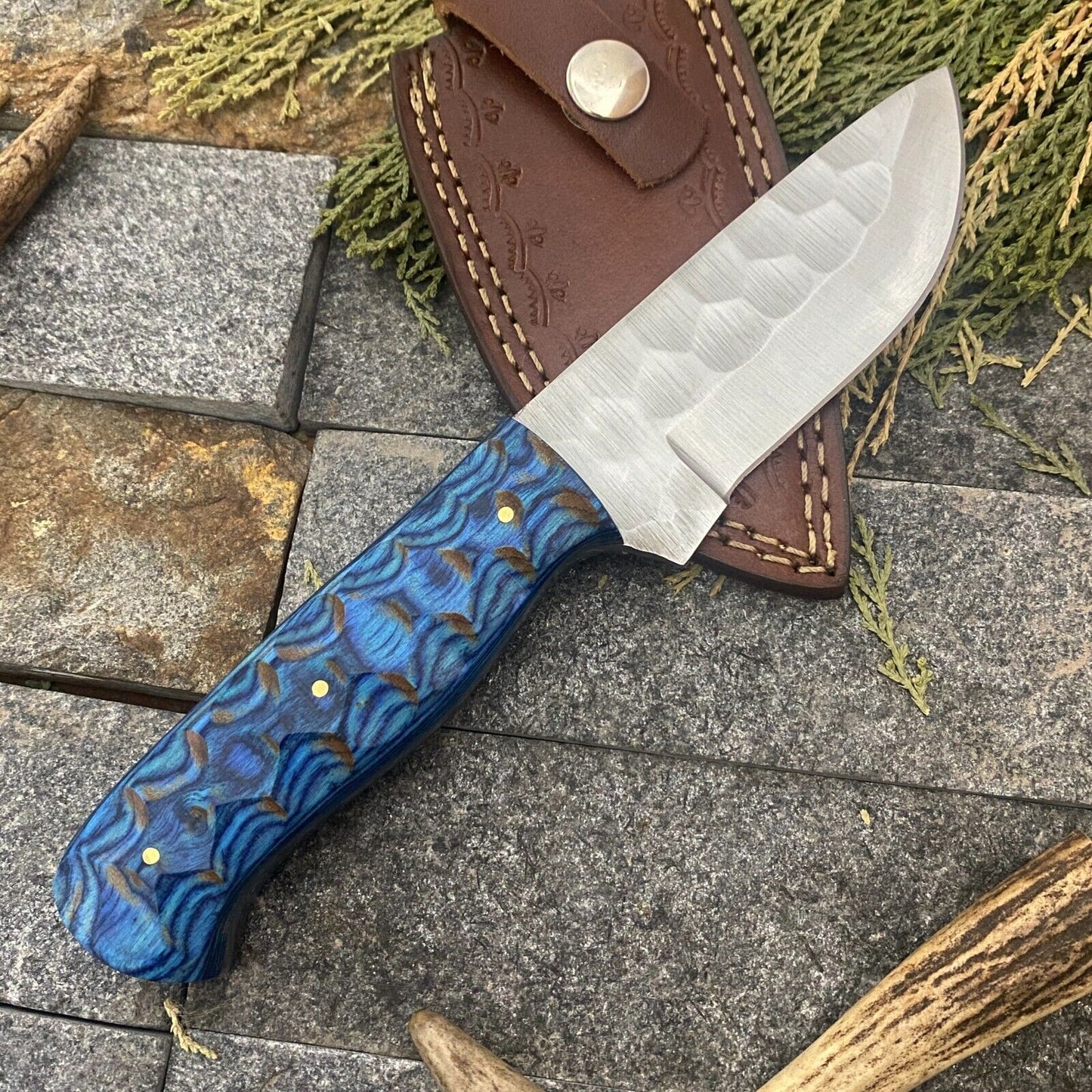 Hand Forged D2 Steel EDC Skinner Hunting Knife – Full Tang with Leather Sheath