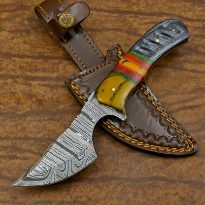 Damascus Skinner Knife with Resin Wood Handle for Hunting and EDC