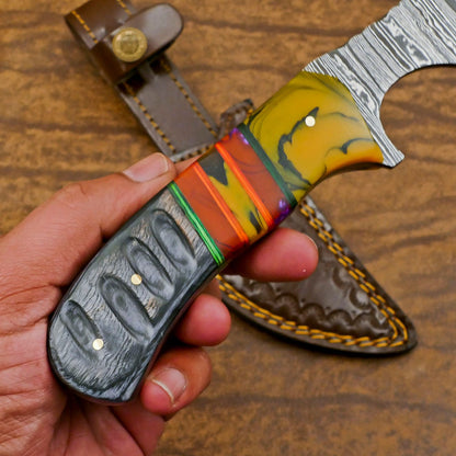 Damascus Skinner Knife with Resin Wood Handle for Hunting and EDC