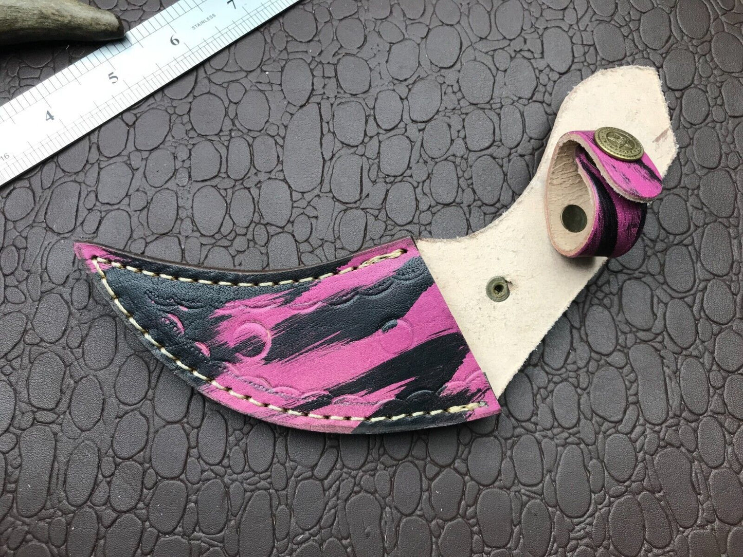 8" Handmade Damascus Karambit Twist Karambit Damascus Steel Hunting Knife With Resin Handle