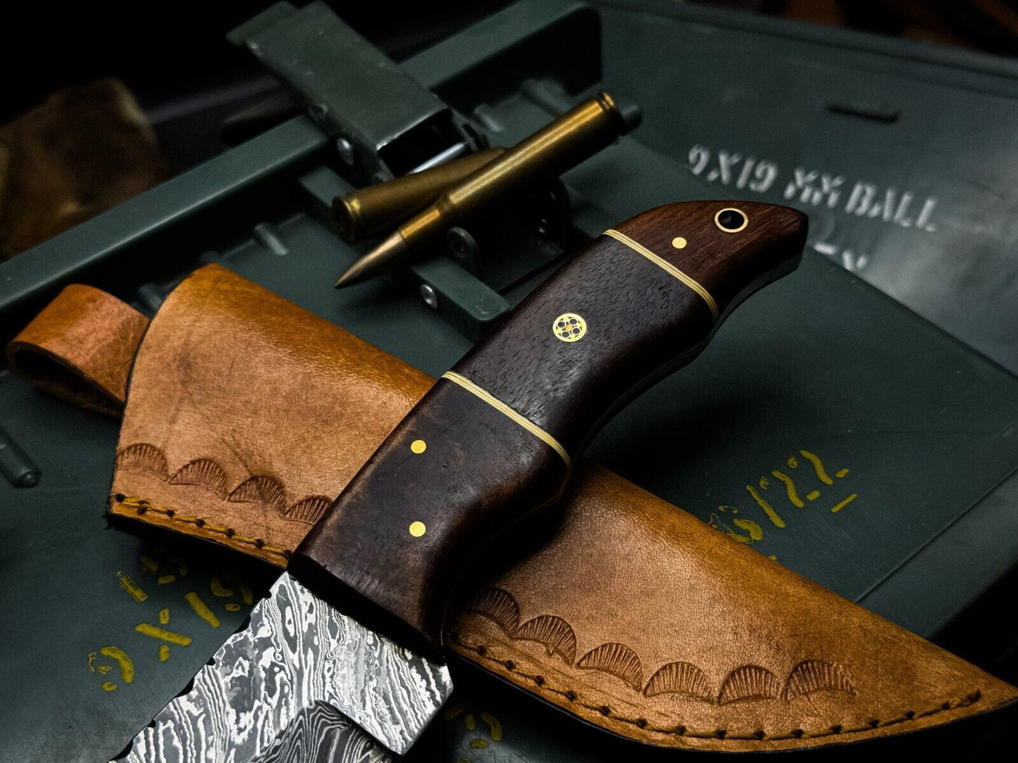 Handmade Damascus Steel Hunting Knife with Wood Handle and Cow Leather Sheath