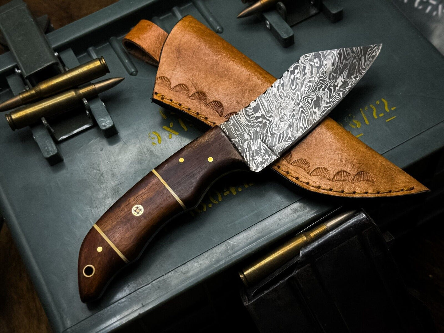 Handmade Damascus Steel Hunting Knife with Wood Handle and Cow Leather Sheath