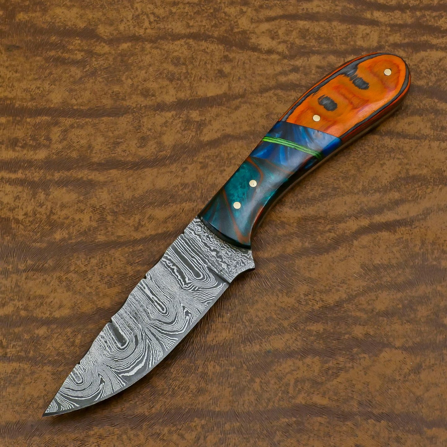 Handmade Damascus Skinner Hunting Knife with Resin and Wood Handle – Custom Fixed Blade